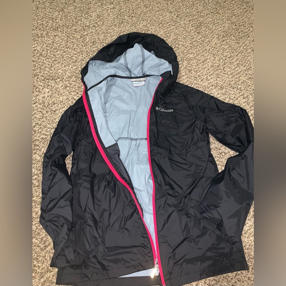 Columbia girls rain coat size large 14/16. Black and pink